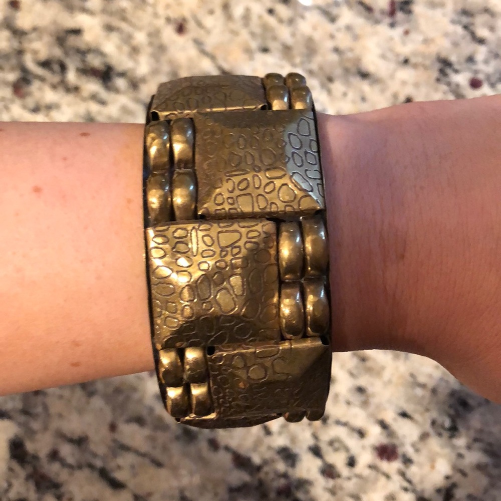 Gold bangle